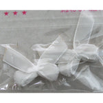 Decoro fiocco di stoffa bianco