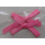 Decoro fiocco sottile di stoffa rosa